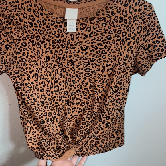 H&M cheetah crop top - Picture 3 of 4